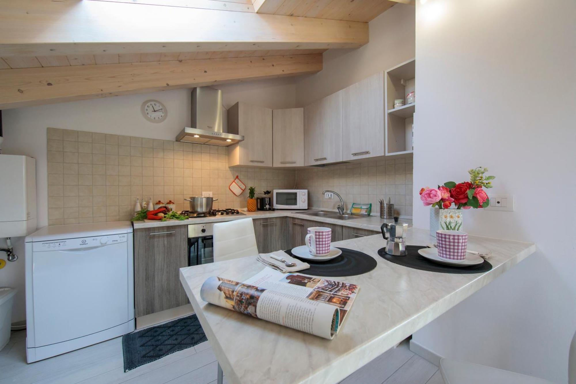 Silver Lake Apartment - Happy Rentals Angera Exterior foto